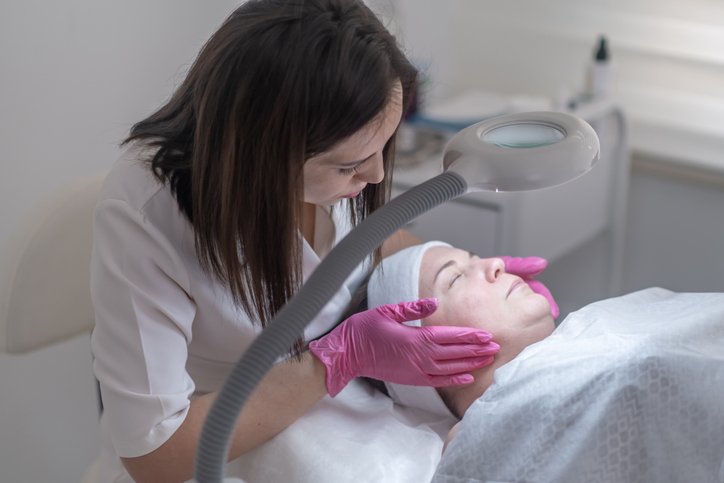 Best Skin Analysis Near Me – Improve Your Skincare Routine with Expert Diagnosis